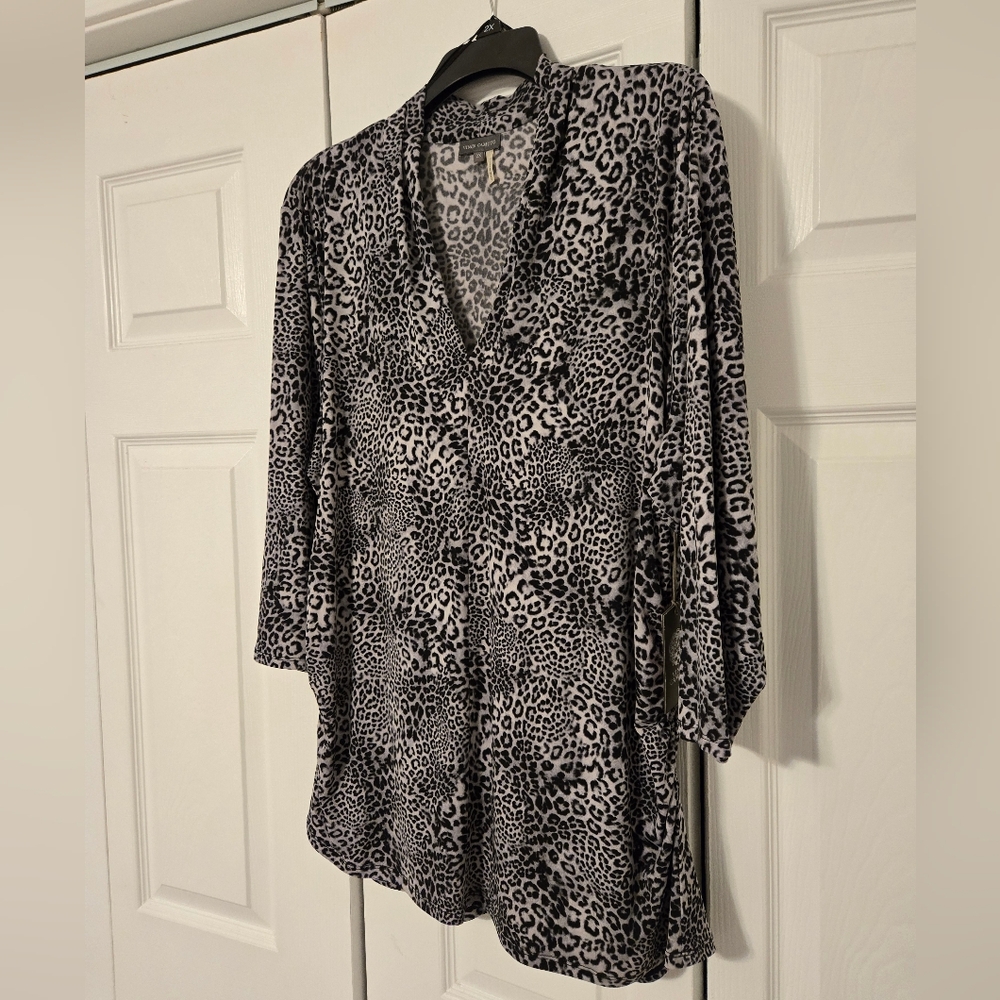 Vince Camuto Gray Leopard Print Top, Size 2X (NWT)